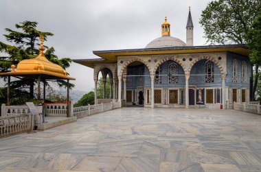 Osmanlı Sultanlarının ana konutu ve idari karargahı olan ünlü Topkap Sarayı 'ndaki (Topkap Saray) görkemli binalar,.