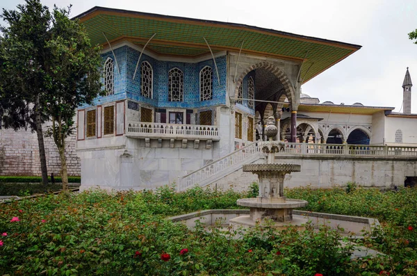 Edifícios Decorados Lindos Famoso Palácio Topkap Topkap Saray Residência Principal — Fotografia de Stock