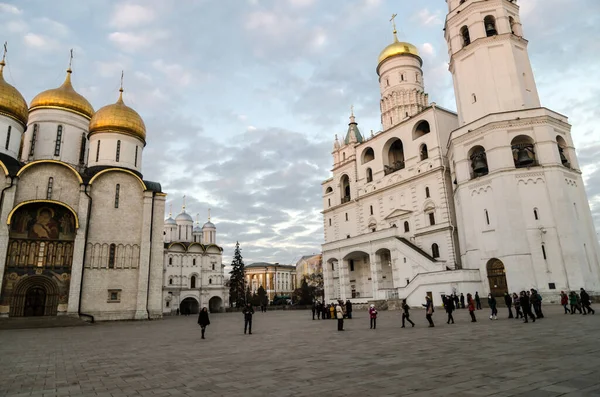 Moscow Russia November 2014 Moscow Kremlin Tourists Visiting Kremlin Sobornaya — Stock Photo, Image