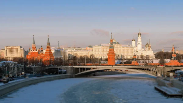 Mosca Una Vista Sul Cremlino Sul Fiume Mosca Nella Soleggiata — Foto Stock
