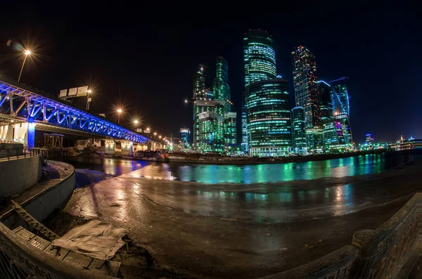 モスクワ市庁舎の夜景 — ストック写真