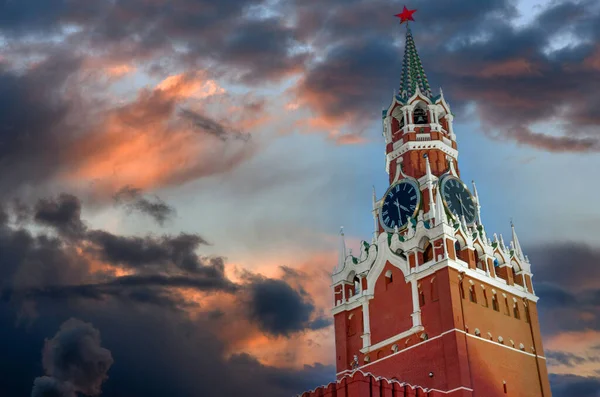 Spasskaja Turm Moskauer Kreml Mit Uhren Gegen Den Abendhimmel — Stockfoto