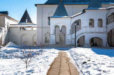 Güneşli kış gününde Büyük Kremlin Rostov. Rusya 'nın Altın Yüzüğü.