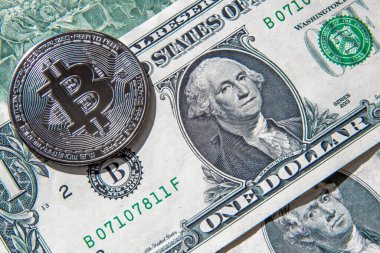Altın Bitcoin 1 ve 2 Amerikan dolarından