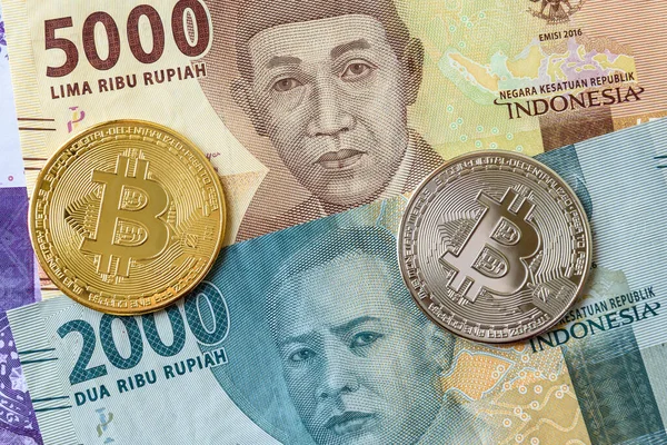 Bitcoin Com Nota Moeda Real Indonésia Rupiah Conceito Empresarial Financeiro — Fotografia de Stock