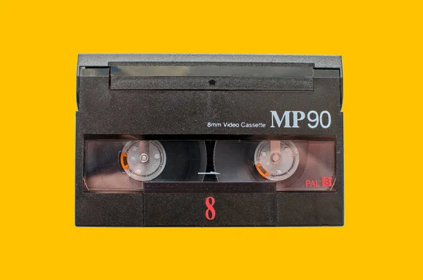 Mini Cassette Isolée Sur Fond Jaune Dispositif Rétro 1990 — Photo