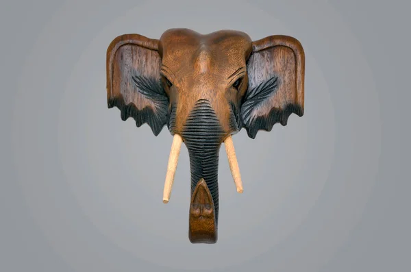 Souvenir Legno Viaggio Concetto Viaggio Maschera Elefante Legno Sfondo Grigio — Foto Stock