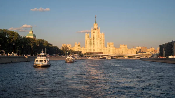 Moskva Rusko Července 2021 Pohled Nábřeží Moskvoretské Náhorní Plošinu Nábřeží — Stock fotografie