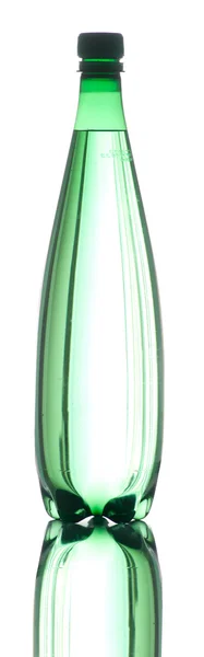 Bottiglia d'acqua isolata su fondo bianco — Foto Stock