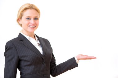 Beyaz bir arka plan üzerinde genç çekici iş kadını