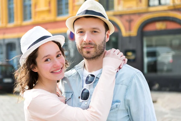 Young attractive couple on holidays — Stock Photo, Image