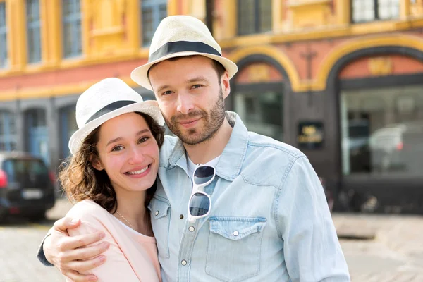 Young attractive couple on holidays — Stock Photo, Image