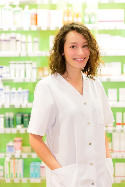 Portrait of an attractive pharmacist at work — Stock Photo, Image