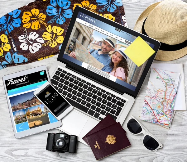 Wood tourist's desk in high definition with laptop, tablet and m — Stock Photo, Image