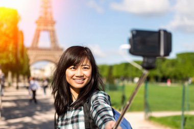 paris alarak selfie genç çekici Asya turizm