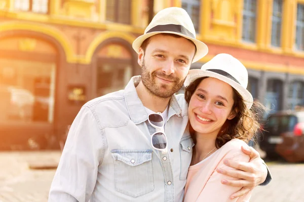Young attractive couple on holidays — Stock Photo, Image