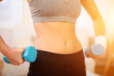 Bir kadının spor yapması arkasında yakın çekim