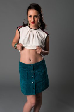 Esmer beyaz ve deniz mavisi