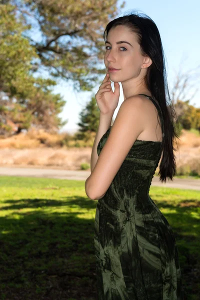 Zielona sukienka — Zdjęcie stockowe