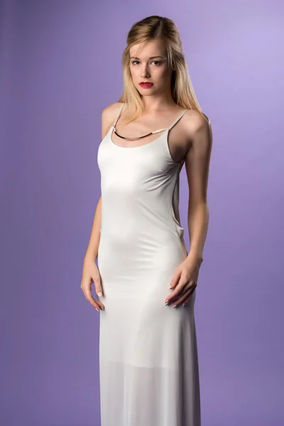 Long white gown — Stock Photo, Image