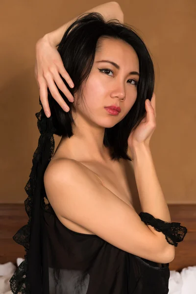 Chinese woman in black — Stock Photo, Image