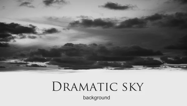 Dramatic night sky with clouds — Stock Photo, Image