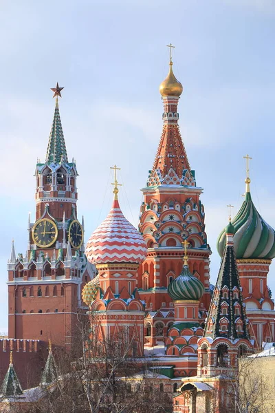 Cattedrale Basilio Torre Spasskaya Del Cremlino Mosca Una Gelida Giornata — Foto Stock