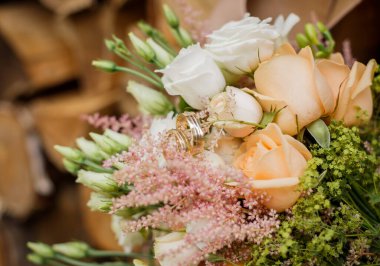 Güzel bir buket çiçek.