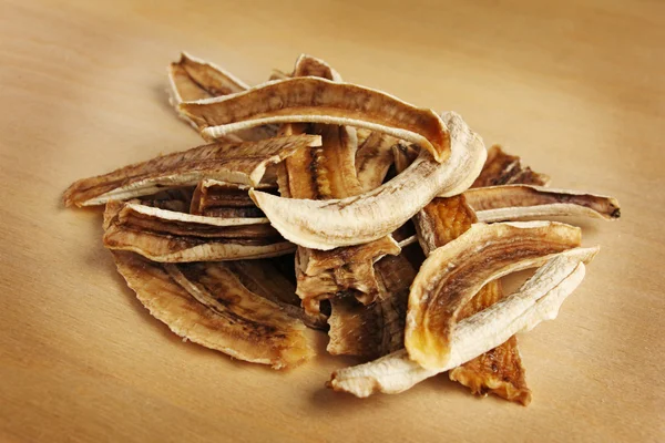 Heap Dried Banana Raw Food Sweet Banana Chips Wooden Table — Stock Photo, Image