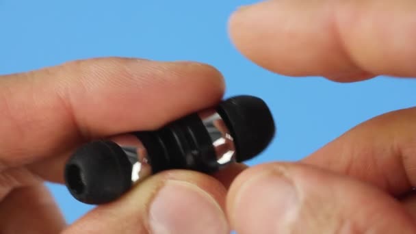 Αφαιρεθεί Βρωμιά Παλιά Χρησιμοποιούνται Πλαστικό Καουτσούκ Ωτοασπίδες Για Ακουστικά Προς — Αρχείο Βίντεο
