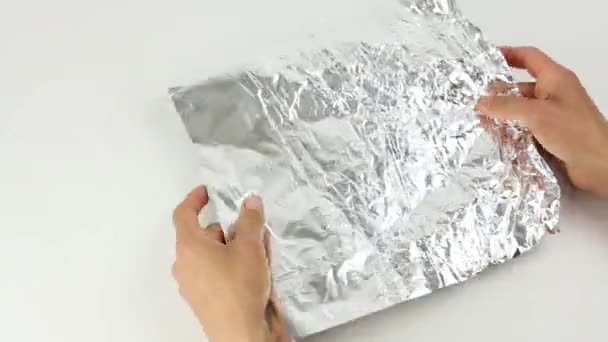 알루미늄 이쌓여 으스러졌다 — 비디오