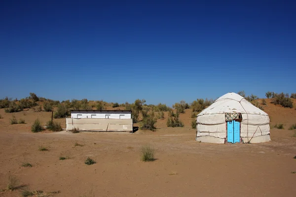 Yurt and the toilet in the tourist camp — Stock Photo, Image