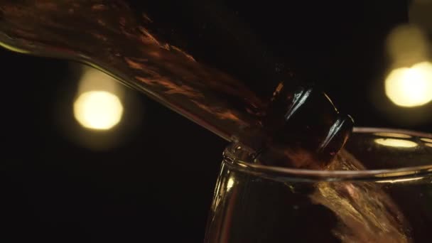 Apfelwein im Glas — Stockvideo