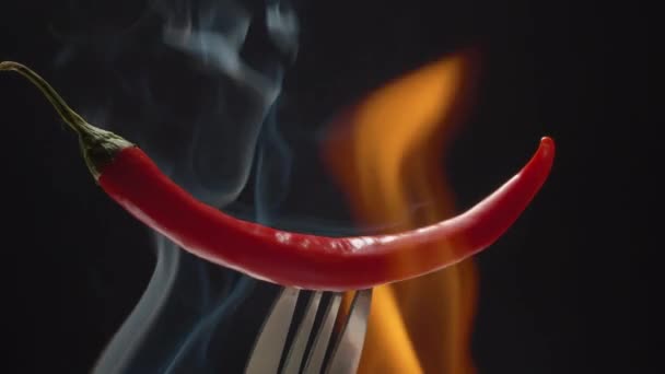 Гарячий чилі у вогні — стокове відео