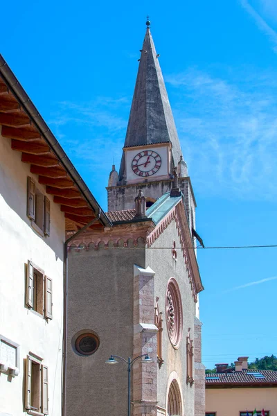 Εκκλησία Στο Vezzano Trento Ιταλία — Φωτογραφία Αρχείου