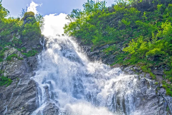 Cascada Balea Las Montañas Fagaras Cárpatos Transilvania Condado Sibiu Rumania — Foto de Stock