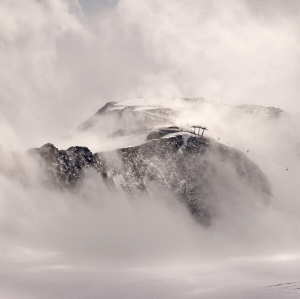 Misty mountain 