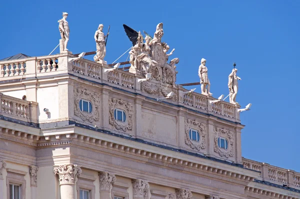 Detalle arquitectónico en Trieste — Foto de Stock