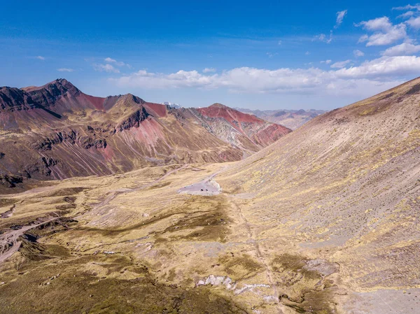 アンデスの高い山の風景の空中写真 南アメリカ — ストック写真