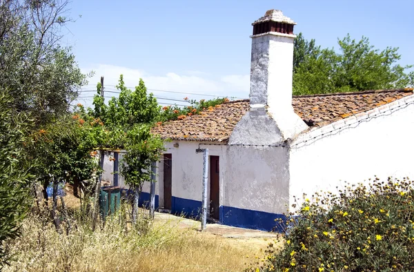 Verlaten huis in de regio alentejo, Portugal — Stockfoto