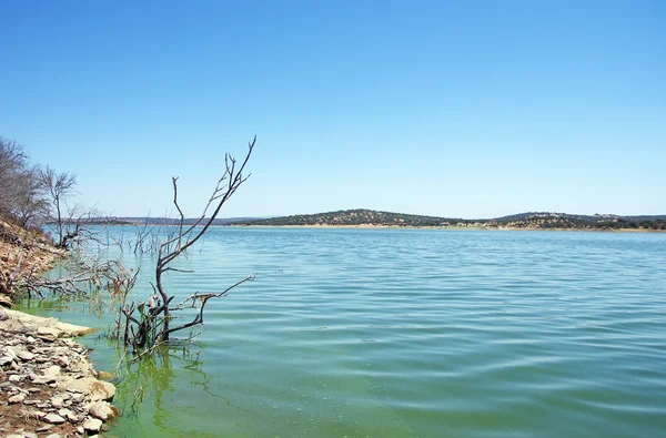 Paesaggio del lago di Alqueva, a sud del Portogallo — Foto Stock