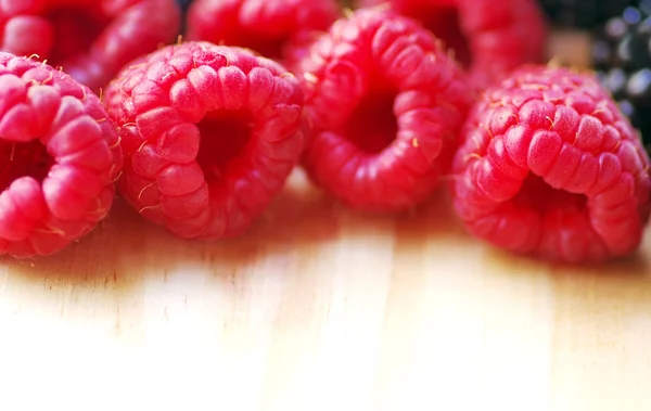 Close-up de morango na mesa — Fotografia de Stock