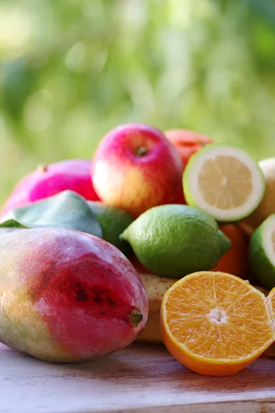 Dilimlenmiş Portakal Mango Meyvesi Sitrik Meyveler — Stok fotoğraf