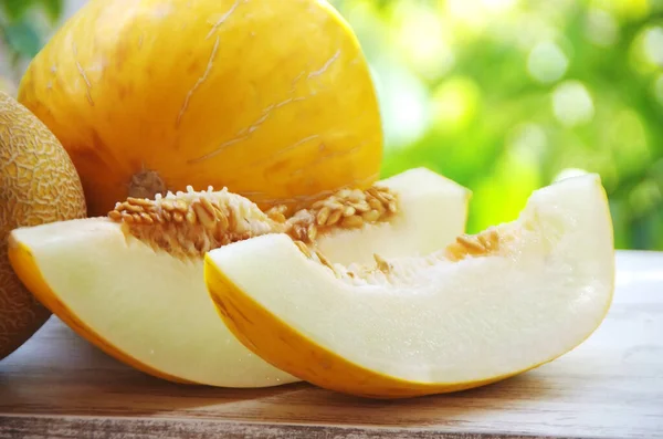 Schijfjes Rijpe Meloenen Tafel — Stockfoto