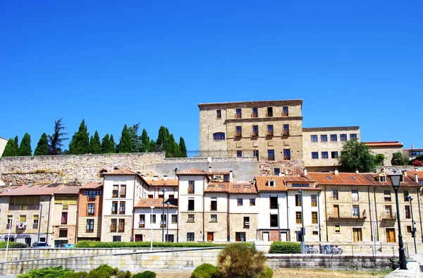 Edificios en el casco antiguo de Salamanca — Foto de Stock