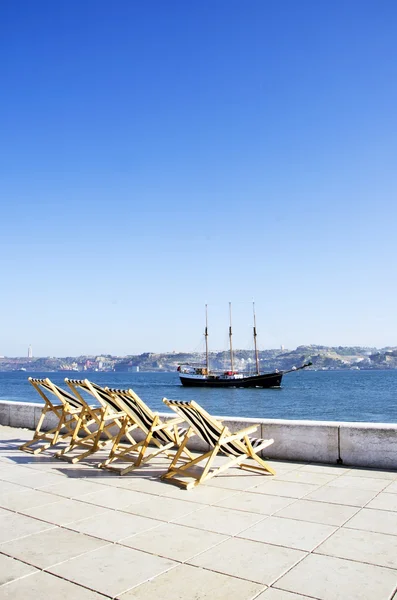 Altes boot kreuzfahrt auf dem tejo in der nähe von lisbon portugal — Stockfoto