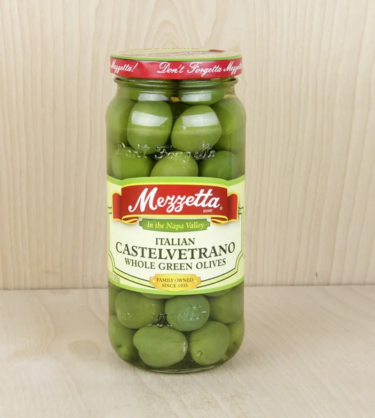 Mezzetta 전체의 병 녹색 올리브 — 스톡 사진