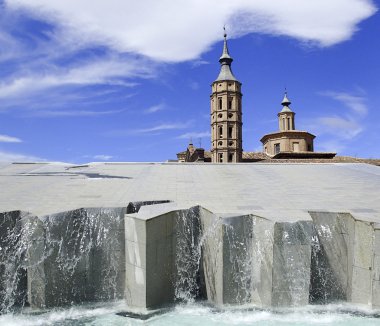 Çeşme Zaragoza İspanya