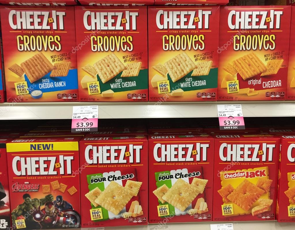 Several boxes of Cheez It crackers on a grocery shelf Stock Editorial