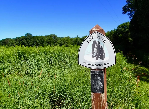 Spencer Wisconsin Estados Unidos Julio 2020 Ice Age Trail Marker Imagen de archivo